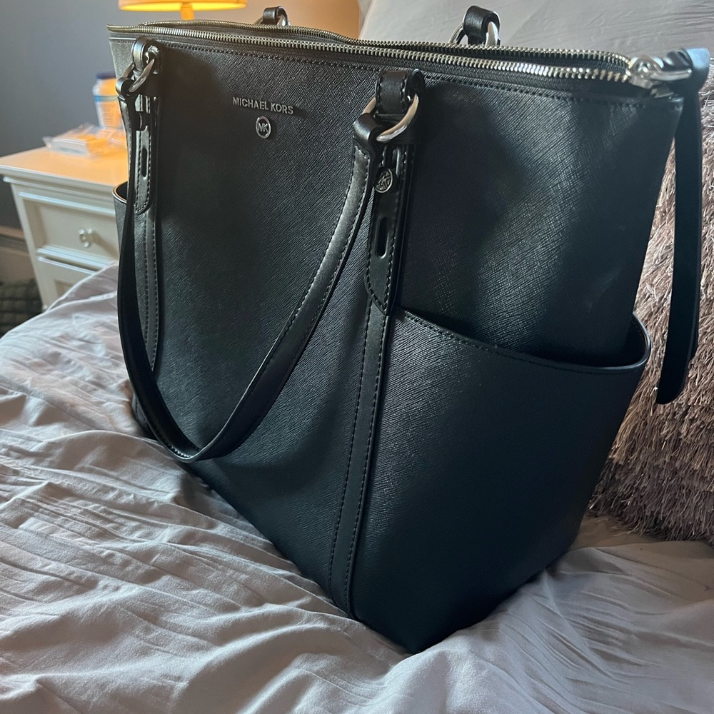 Michael Kors Jet Set medium tote